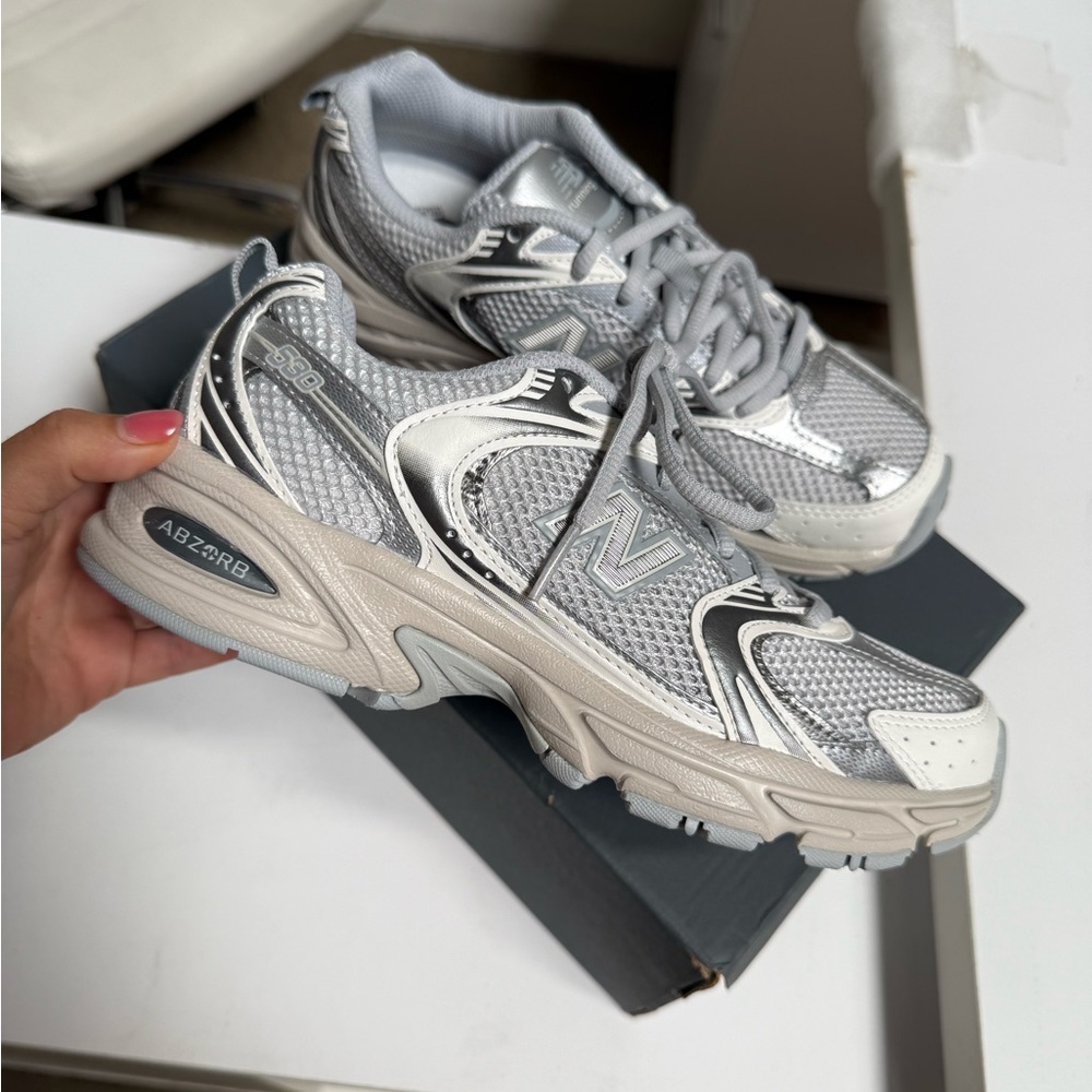 New Balance 530 Sneakers in Grey and Silver